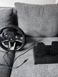Xbox steering wheel with pedals + adapter