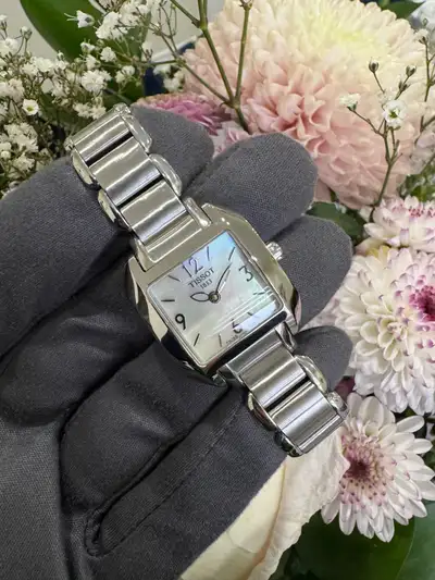 Montre Femme Tissot T-Wave T02.1.285.82 Nacre de perle L750/850, View more