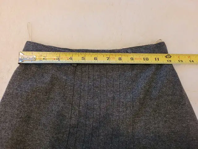 Wool Skirt in Women's - Dresses & Skirts in Mississauga / Peel Region - Image 4