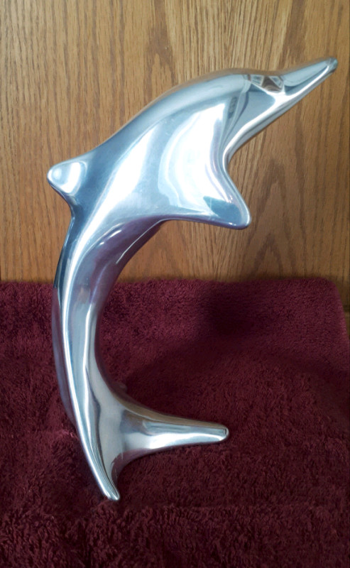 Hoselton Sculpture of Jumping Dolphin in Polished Aluminum in Arts & Collectibles in Leamington - Image 2