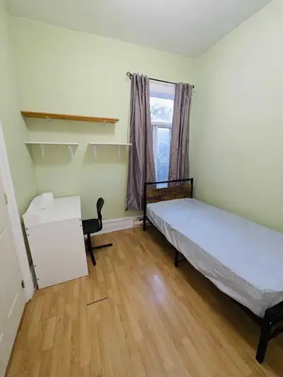 Chambre meublée à Verdun – Métro à 3 min – Tout inclus Disponible à partir de 1er août ► Chambre pri...