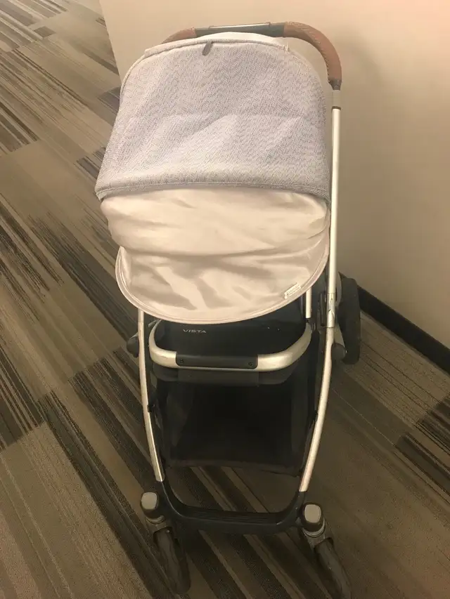 Uppababy Vista Stroller in Strollers, Carriers & Car Seats in City of Toronto - Image 3
