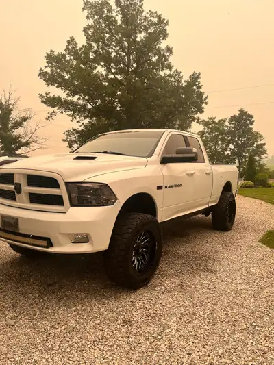 Transmission fully rebuilt @ 291,00 Motor just rebuilt & tuned MDS delete 35x12.50x20 on fuel hurric...