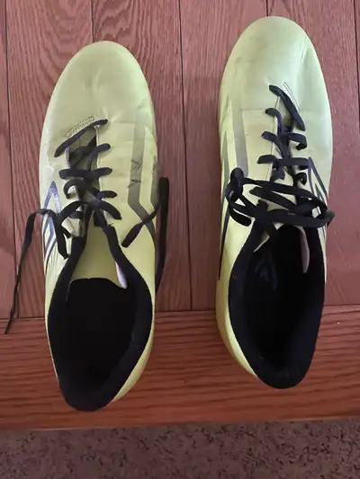 size 10 men’s umber soccer cleats gently used like new , View more