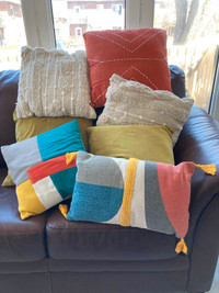 Set of decorative cushions  / coussins