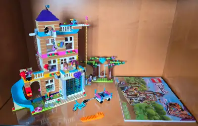 This popular kids’ toy features a kitchen, living room with craft table, bedroom with double-sided T...