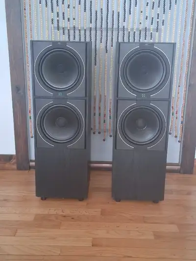 Have a matched pair of Kef c75 British made floor speakers in excellent condition! These 3 way floor...