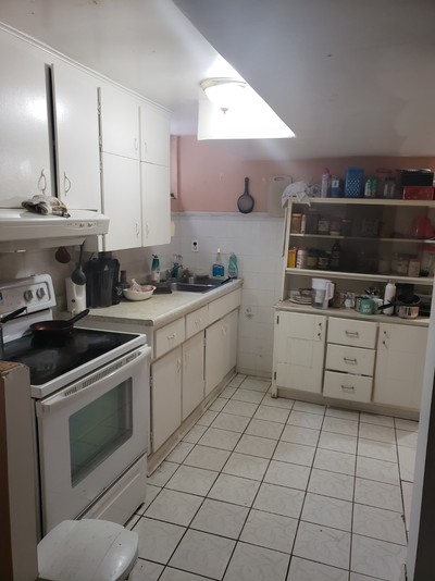 Private room Rent $600.00 • Free WIFI High Speed Internet/ utility included. • Close to Humber Colle...