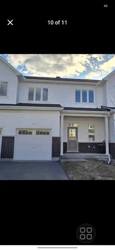 3-Bed, 2.5-Bath Townhome in Half Moon Bay, Barrhaven, $2,600, Dec 1 *Not interested in working with...