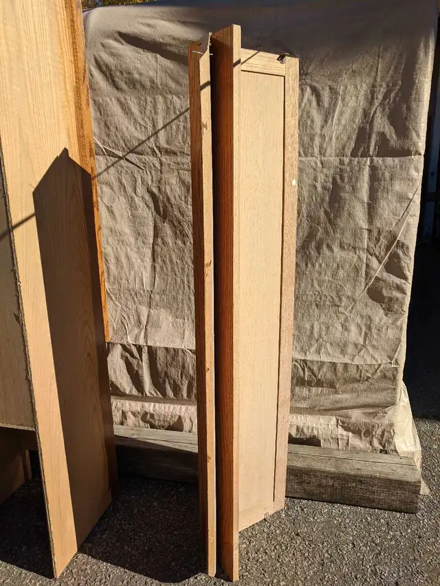 Oak Shelf with Decorative Trim Panel63235093728259124
