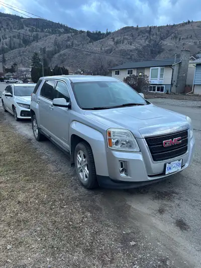 Runs great. AWD. Automatic. 2.4L 4 cylinder. Interior is nice. No stains or tears. Very good on gas...