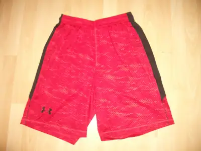 Short basketball style Under Armor 2 side pockets size M, View more