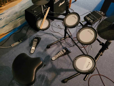 Donner DED-100 Electronic Drum Set and Throne