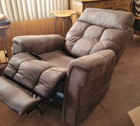 Power Lift Recliner with Heat