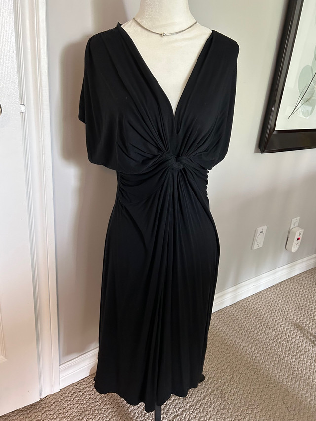Lori M stretchy black dress with knotted bustline dans Femmes - Robes et jupes  à Région de Markham/York - Image 3