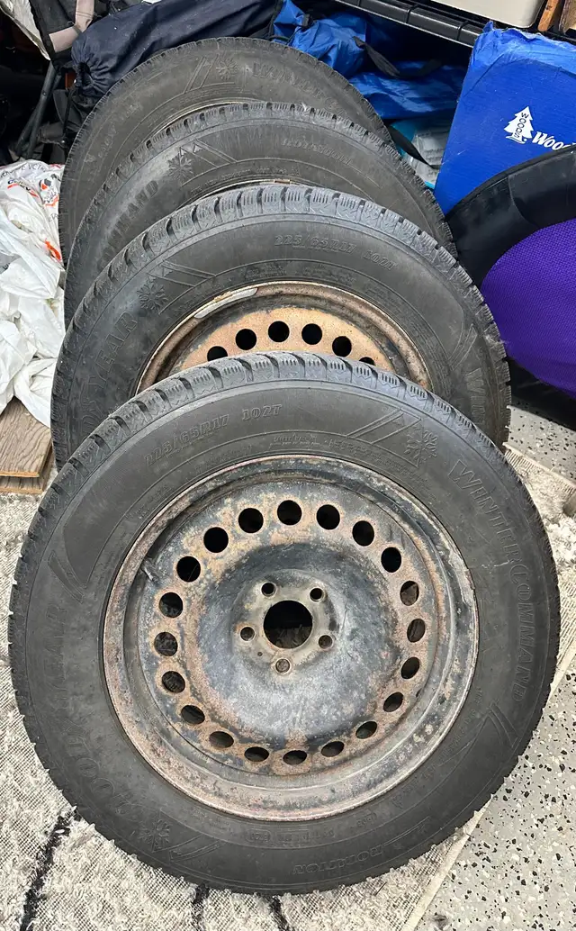 PNEUS ET JANTES D’HIVER 225/65/R17 GOODYEAR 2024 in Tires & Rims in Laurentides - Image 4