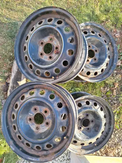 4 rims for SUV. Width is 6.5" & diameter is 16"
