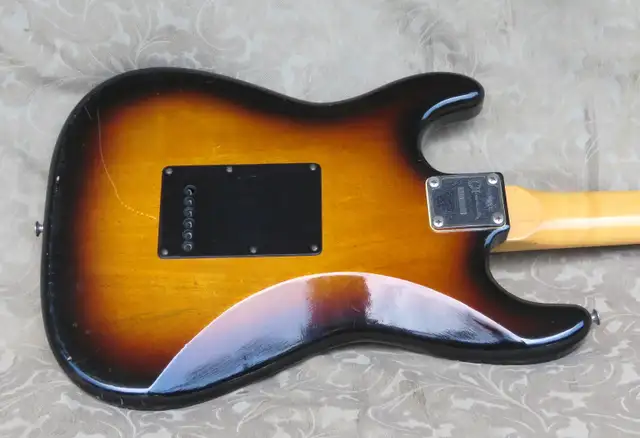 1986 CHARVEL JACKSON BROWN  IVORY 1A3S TREMOLO ELECTRIC GUITAR in Guitars in City of Toronto - Image 7