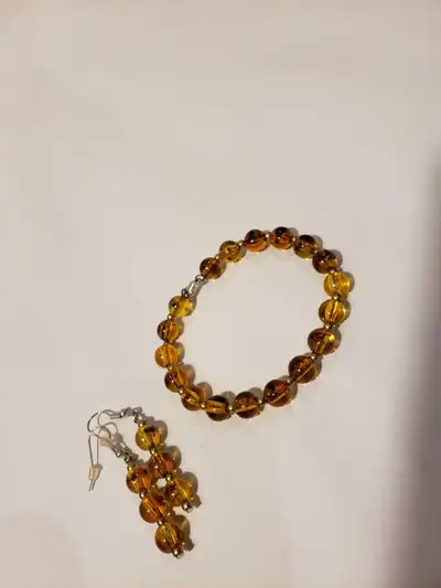 Handmade amber bracelet and earrings