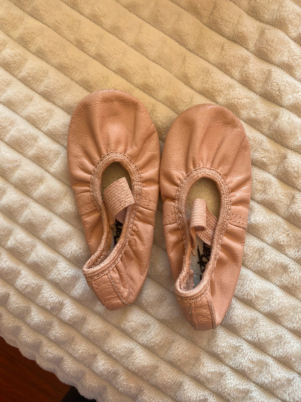 Ballet slippers size 6 toddler in Kids & Youth in Cape Breton - Image 2