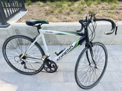 Schwinn Volare 1300 road bike 700C 22” frame, View more