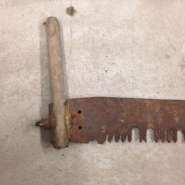 Antique 5 Foot Crosscut Saw with Handles in Power Tools in Fredericton - Image 2