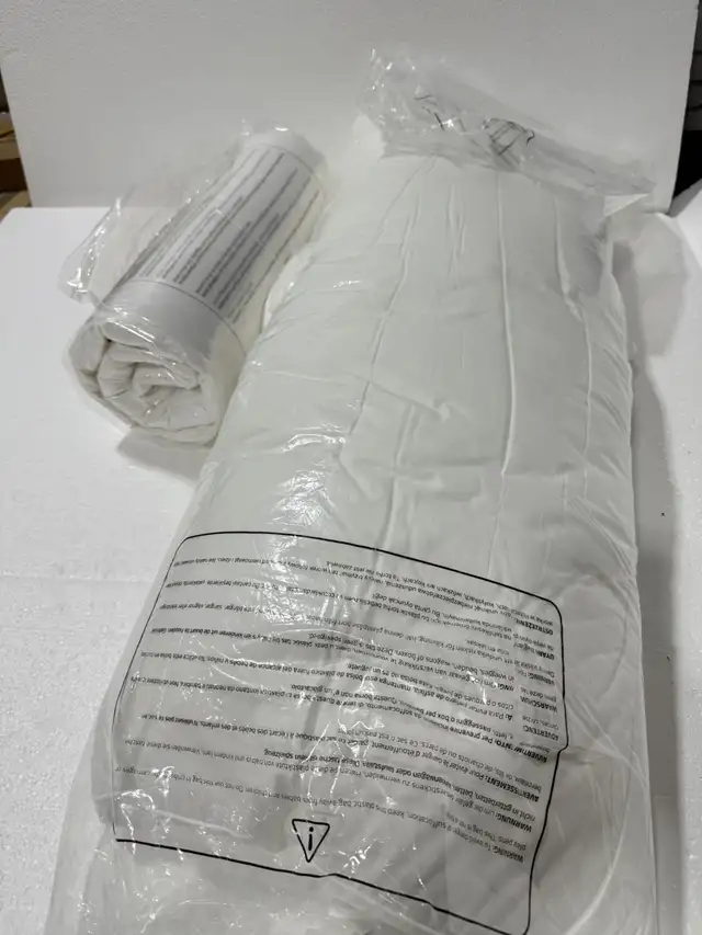 Full Body Pillow Insert 18 x 36 Inch Set of 2 Utopia Bedding in Bedding in St. Catharines - Image 3