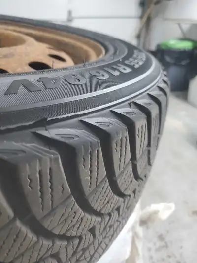 Brand: Kumho. Model: WinterCraft WP71. Size: 205/55R16. Contact: 514-663-4273 I am asking $400 non n...