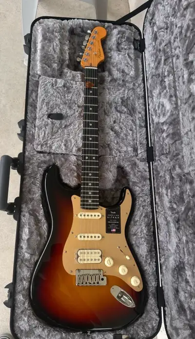 Fender American Ultra II Stratocaster HSS, View more