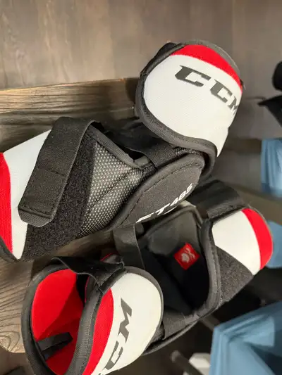 CCM FT485 Elbow Pads, View more