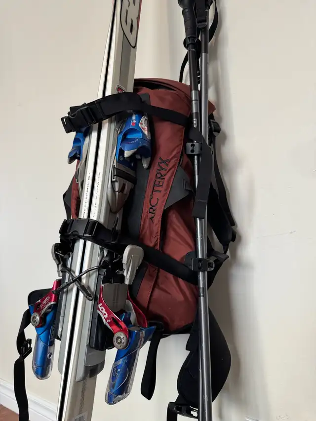 Arc’teryx M30 Ski backpack in Bags & Luggage in City of Toronto - Image 3