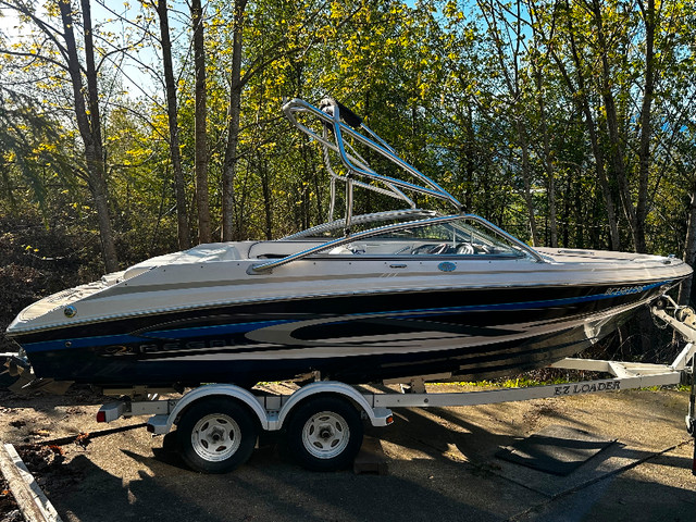 2009 Regal 2000 Ski Boat and Trailer For Sale $36500 obo in Powerboats & Motorboats in Chilliwack
