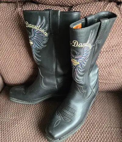 Ladies size 6.5 leather harley davidson boots, View more