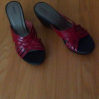 LEATHER WEDGE SANDAL(size 10)