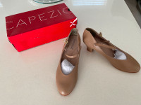 Capezio Women’s Dance Character Shoe- 7.5- Brand New