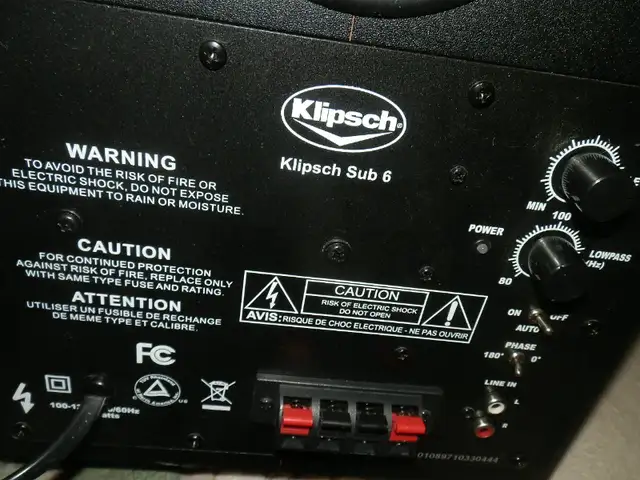 Klipsch Icon VC25 Center Channel Speaker 100 w in Speakers in Dartmouth - Image 4