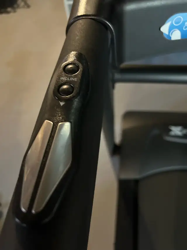 Xterra XT 900 Folding Treadmill  in Exercise Equipment in Markham / York Region - Image 6