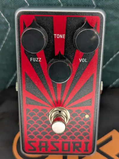 Solidgoldfx Sasori Fuzz Pedal, View more