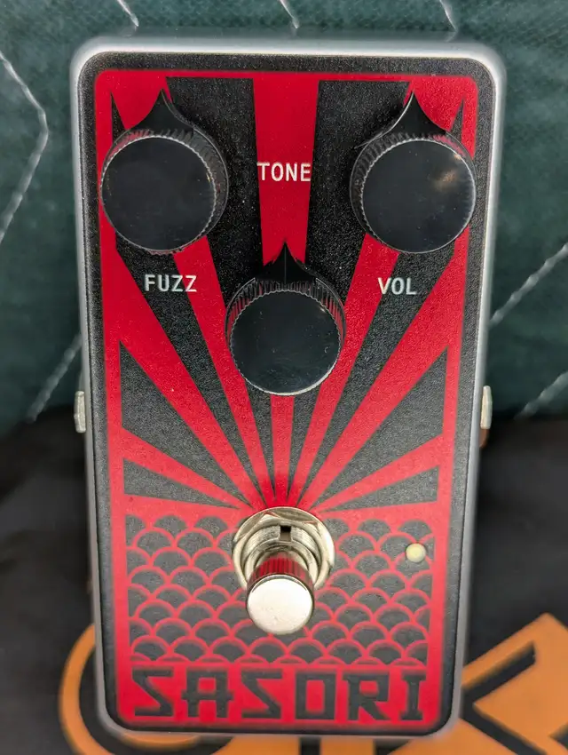 Solidgoldfx Sasori Fuzz Pedal in Amps & Pedals in Kingston - Image 2