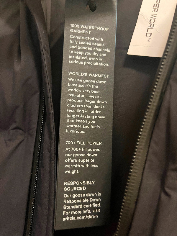 Aritzia SUPER PUFF coat in Women's - Tops & Outerwear in City of Toronto - Image 3