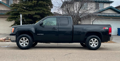 2011 GMC 1500, Z71, 5.3L, 6 Speed Auto, Great Condition, Clean !