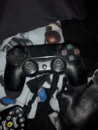 PS4 controllers 