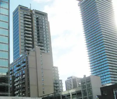 Large and beautiful 1 Bedroom + Den condo (size: 747 sq. feet) on the 6th floor of the condo buildin...