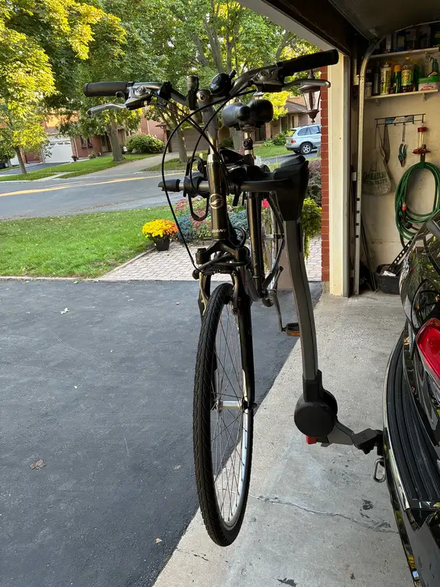 Yakima bike rack in Road in Oakville / Halton Region - Image 5