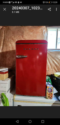 GALANZ mini fridge