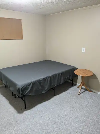 BIG FURNISHED BASEMENT BEDROOM