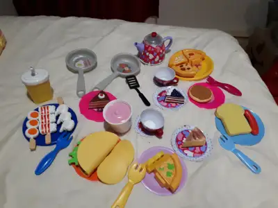 jouets vaiselle et nourriture, View more