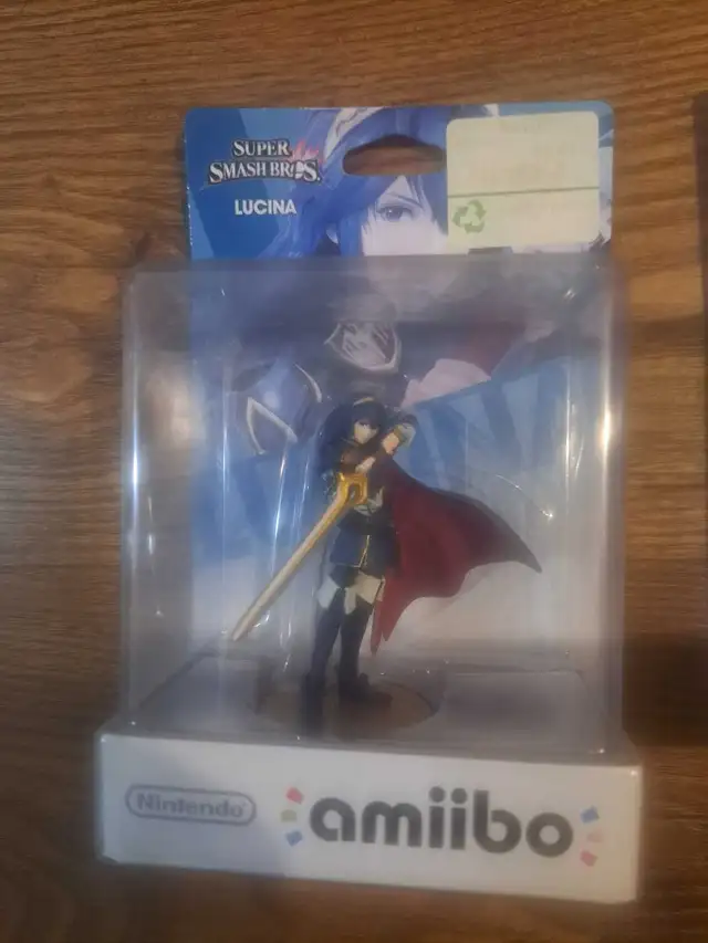Amiibo Lucina et Dark Pit NEUF in Nintendo Wii U in Laval / North Shore - Image 4