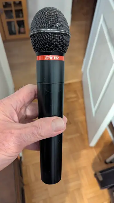 Micro Audio-technica et récepteur sans fil., View more