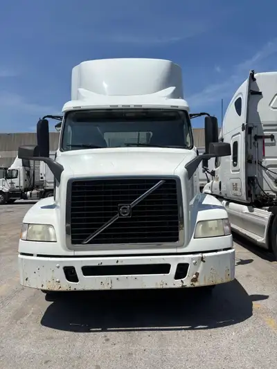 2018 471000 KMs Clean truck Call 647 523 7912